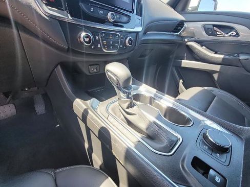 Used 2023 Chevrolet Traverse LT FWD image 15