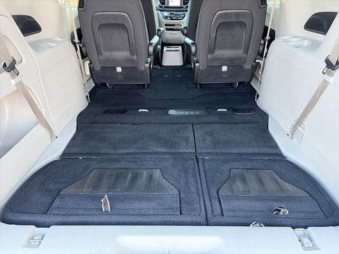 Used 2023 Chrysler Voyager LX FWD image 41