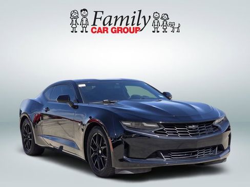 Used 2020 Chevrolet Camaro LT RWD image 2