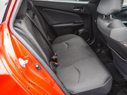 Used 2019 Toyota Prius LE w/ Carpet Mat Package image 13