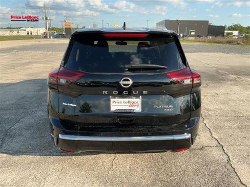 New 2026 Nissan Rogue Platinum AWD/4WD image 3