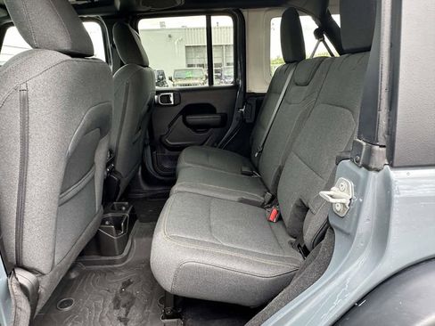 Used 2024 Jeep Wrangler Unlimited Sport AWD/4WD image 12