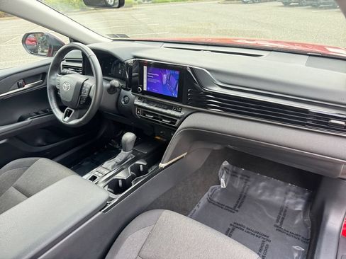 Used 2025 Toyota Camry LE w/ Convenience Package FWD image 16