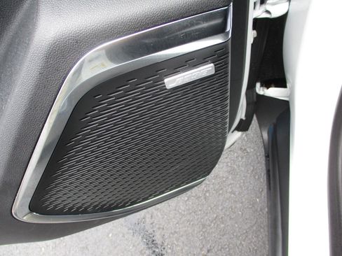 Used 2025 GMC Acadia Elevation image 12