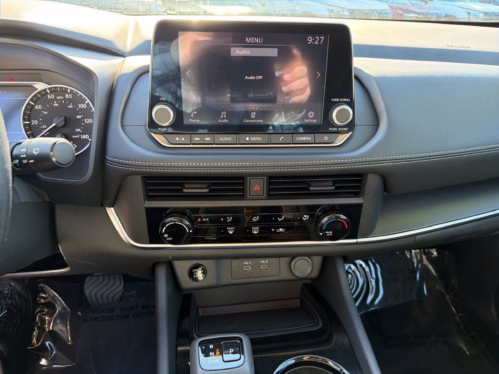 Used 2025 Nissan Rogue S AWD/4WD image 24