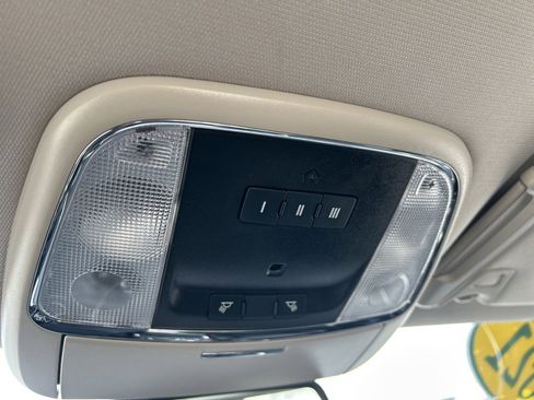 Used 2021 Chrysler 300 Touring L image 30