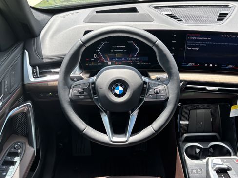 Certified 2025 BMW X1 xDrive28i w/ Technology Package image 18