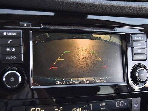 Used 2022 Nissan Rogue Sport SV image 13