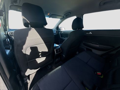 Used 2020 Kia Sportage LX image 22