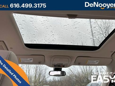 Used 2024 Buick Enclave Essence w/ Experience Buick Package FWD image 6