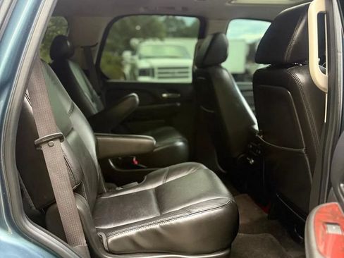 Used 2008 Cadillac Escalade AWD image 21