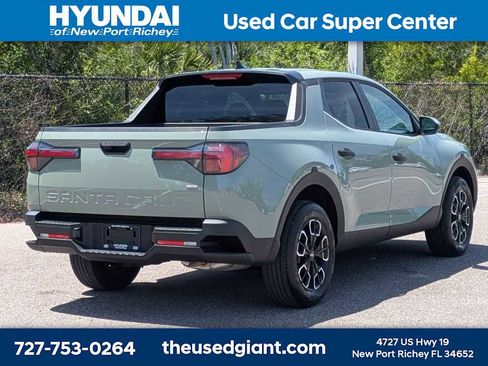 Used 2023 Hyundai Santa Cruz SE AWD/4WD image 5