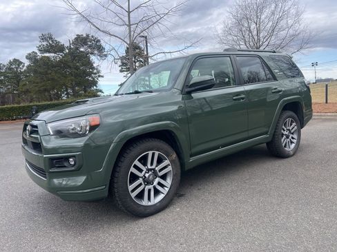 Used 2022 Toyota 4Runner TRD Sport image 2