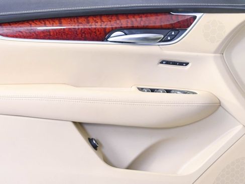 Used 2019 Cadillac XT5 Premium Luxury FWD image 7