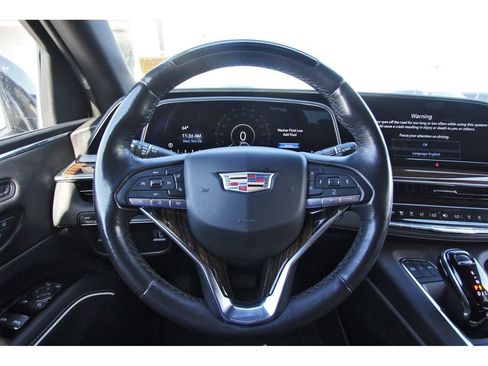 Used 2023 Cadillac Escalade Premium Luxury image 9