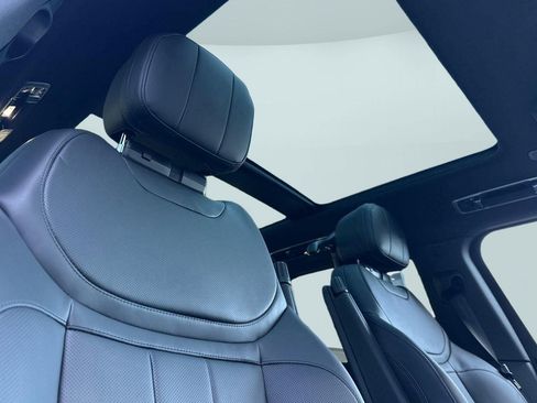 New 2026 Land Rover Range Rover Sport Dynamic SE AWD/4WD image 13