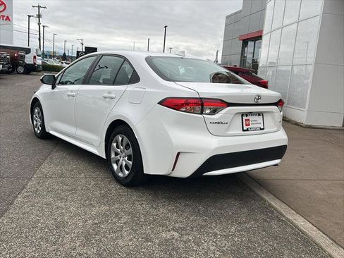 Certified 2020 Toyota Corolla LE image 9