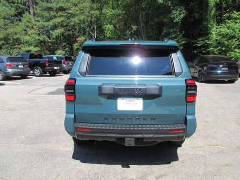 Used 2025 Toyota 4Runner TRD Off-Road Premium AWD/4WD image 6