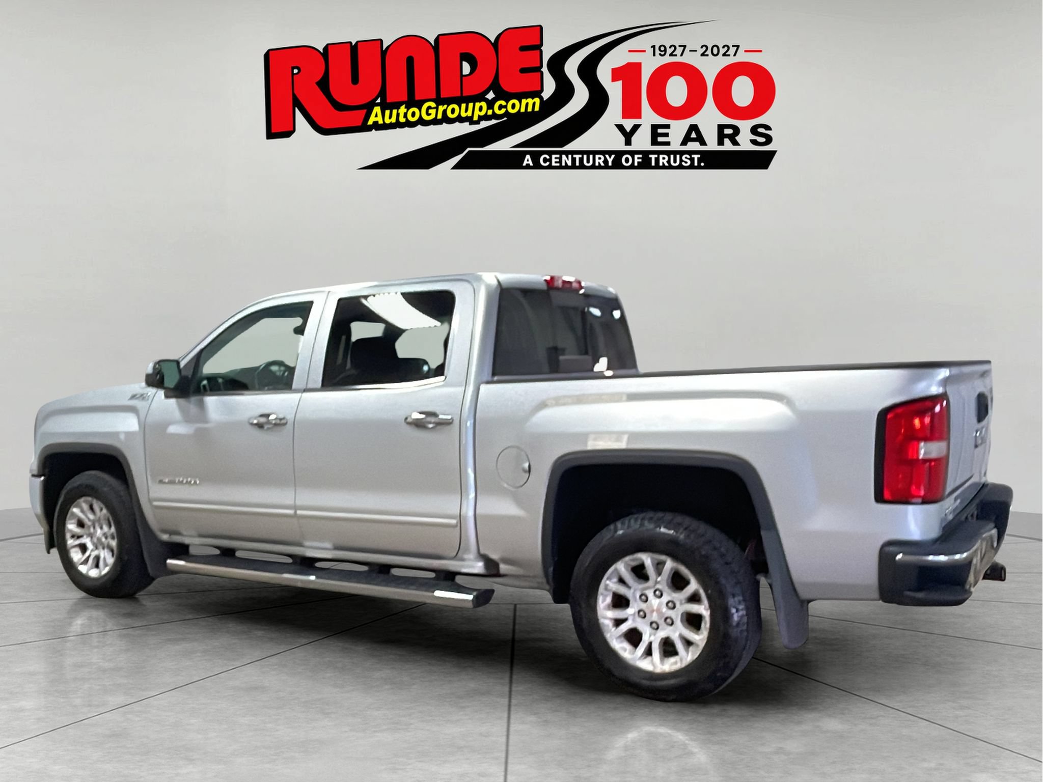 Used 2017 GMC Sierra 1500 SLE w/ SLE Value Package AWD/4WD image 3