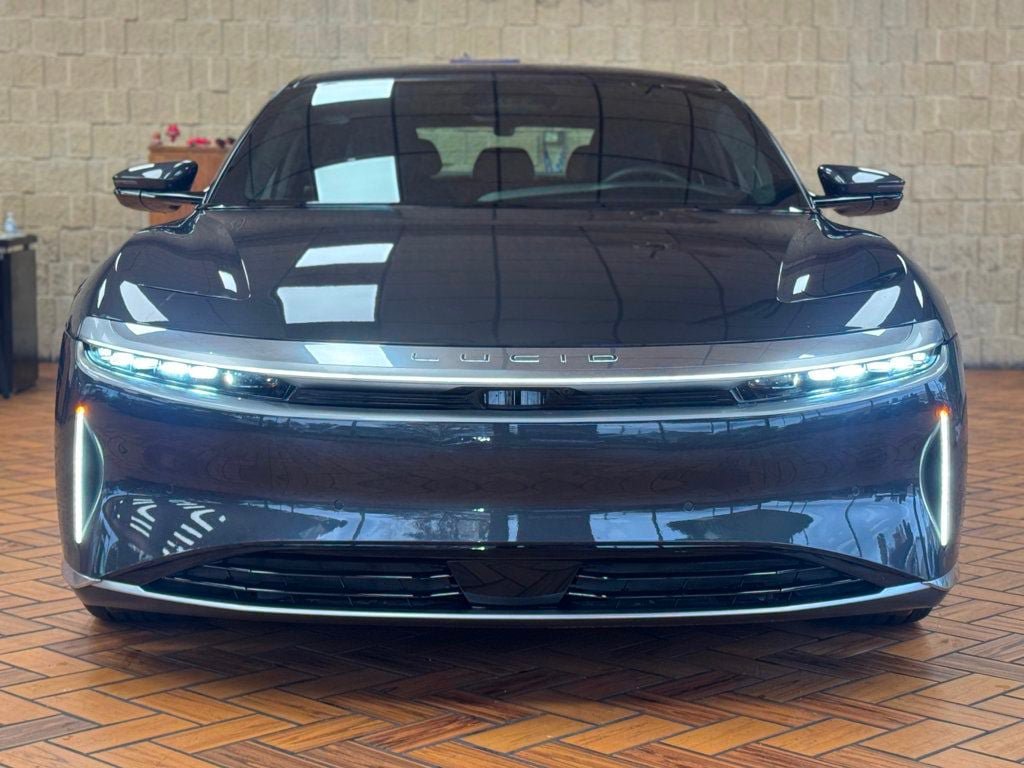 Used 2024 Lucid Air Touring AWD/4WD image 3