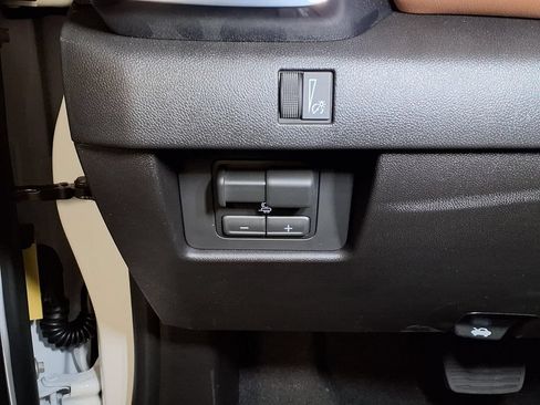 New 2026 GMC Canyon AT4 w/ Technology Plus Package AWD/4WD image 15