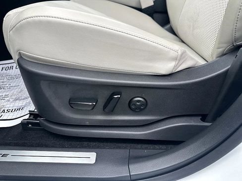 Certified 2025 Nissan Ariya AWD image 22