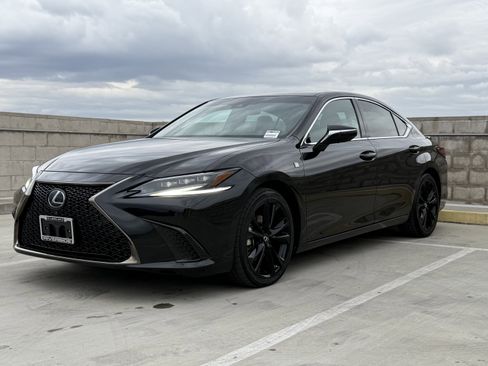 Certified 2024 Lexus ES 350 F Sport w/ Accessory Package (Z2) image 8