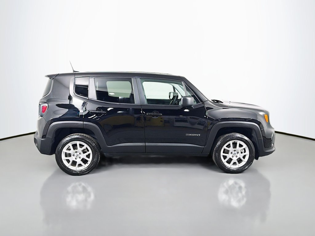 Used 2023 Jeep Renegade Latitude AWD/4WD image 8