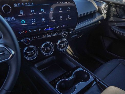 Used 2024 Chevrolet Blazer EV LT image 18