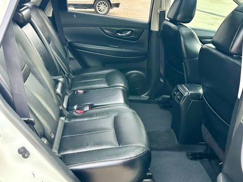 Used 2017 Nissan Rogue SL w/ SL Premium Package FWD image 13