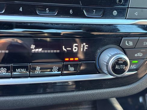 Used 2021 BMW 530i xDrive w/ Convenience Package AWD/4WD image 20