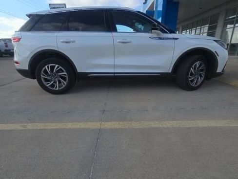 Used 2024 Lincoln Corsair FWD w/ Equipment Group 101A image 1