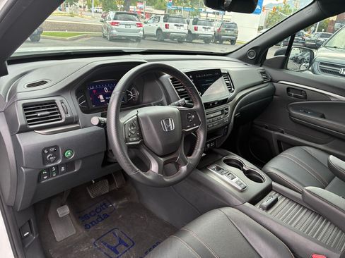 Used 2022 Honda Passport TrailSport image 16