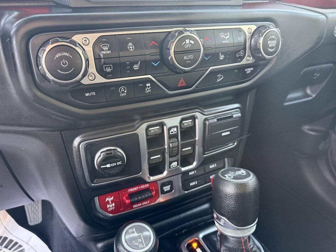 Used 2018 Jeep Wrangler Unlimited Rubicon AWD/4WD image 25