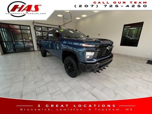 Used 2025 Chevrolet Silverado 2500 Custom w/ Custom Value Package AWD/4WD image 9