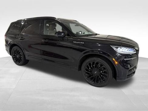 Certified 2023 Lincoln Aviator Reserve w/ Equipment Group 201A image 10