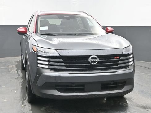 New 2026 Nissan Kicks SR w/ SR Premium Package FWD image 2
