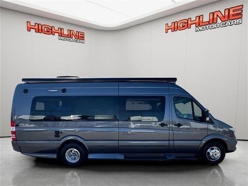 Used 2017 Mercedes-Benz Sprinter 3500 image 4