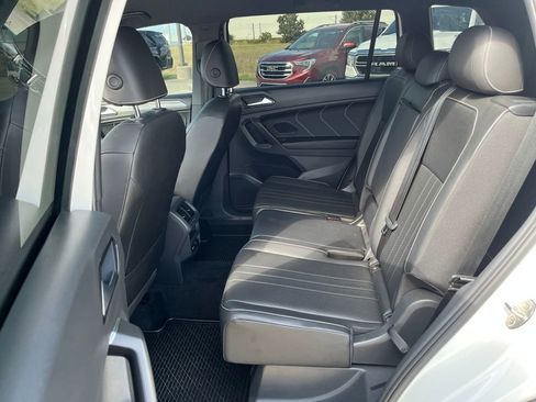 Used 2022 Volkswagen Tiguan SE R-Line image 32