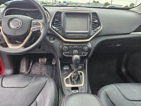 Used 2015 Jeep Cherokee Limited w/ Luxury Group AWD/4WD image 14