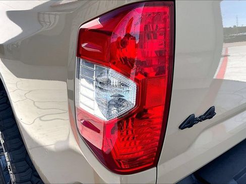 Certified 2019 Toyota Tundra SR5 w/ SR5 Upgrade Package AWD/4WD image 25
