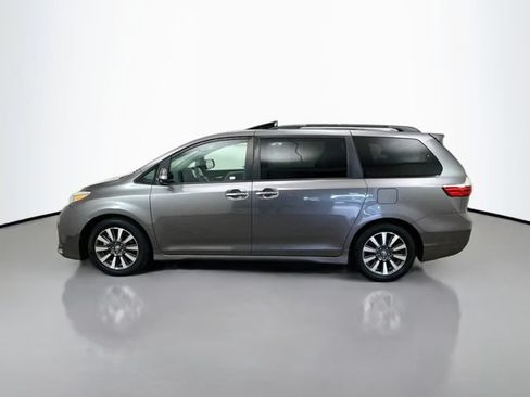 Used 2020 Toyota Sienna Limited Premium FWD image 4