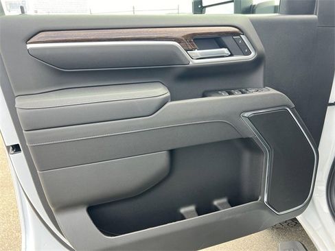 New 2026 GMC Sierra 2500 SLE w/ SLE Value Package; image 10