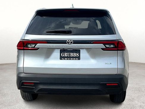 Used 2025 Toyota Grand Highlander FWD image 6