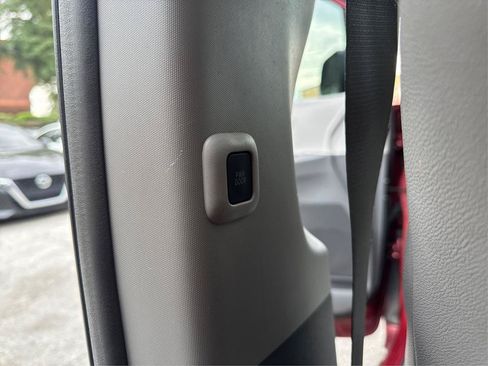 Used 2019 Toyota Sienna XLE FWD image 25