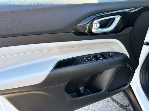 Used 2023 Jeep Compass Limited image 19