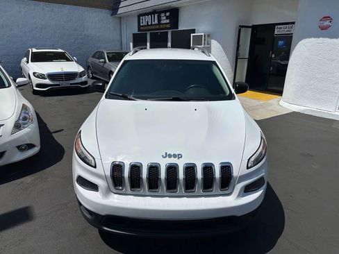 Used 2015 Jeep Cherokee Sport image 8