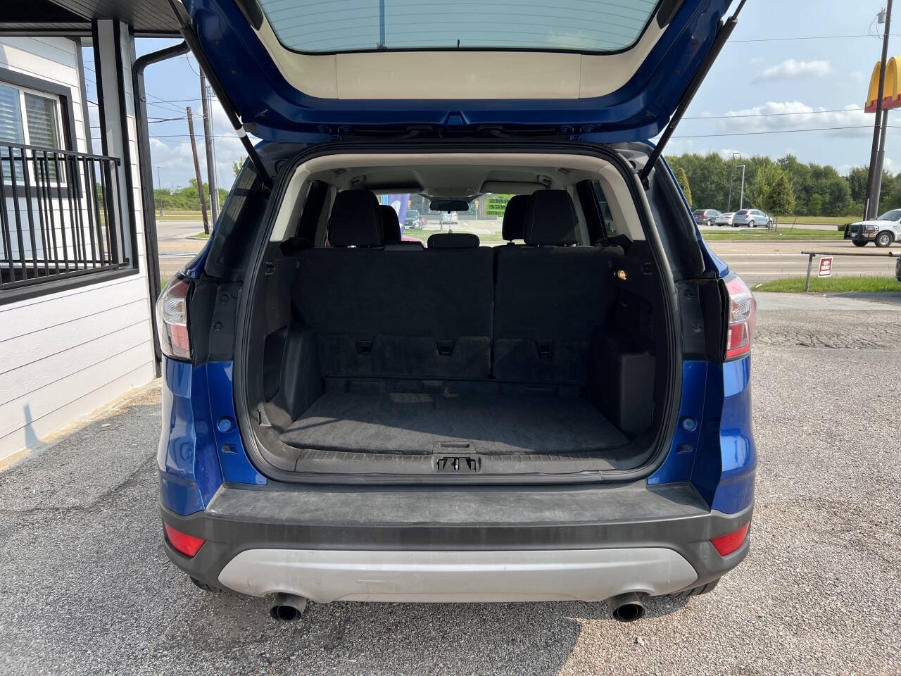 Used 2017 Ford Escape SE FWD image 15