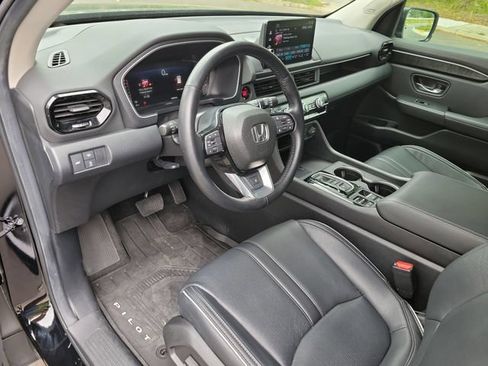 Used 2025 Honda Pilot Elite image 22
