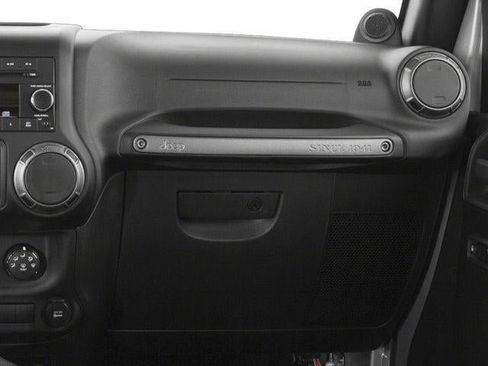 Used 2016 Jeep Wrangler Unlimited Sport AWD/4WD image 17